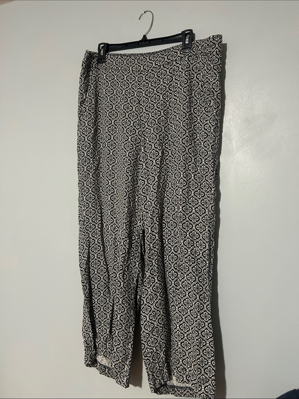 Old Navy Black and White Wide Leg Pants